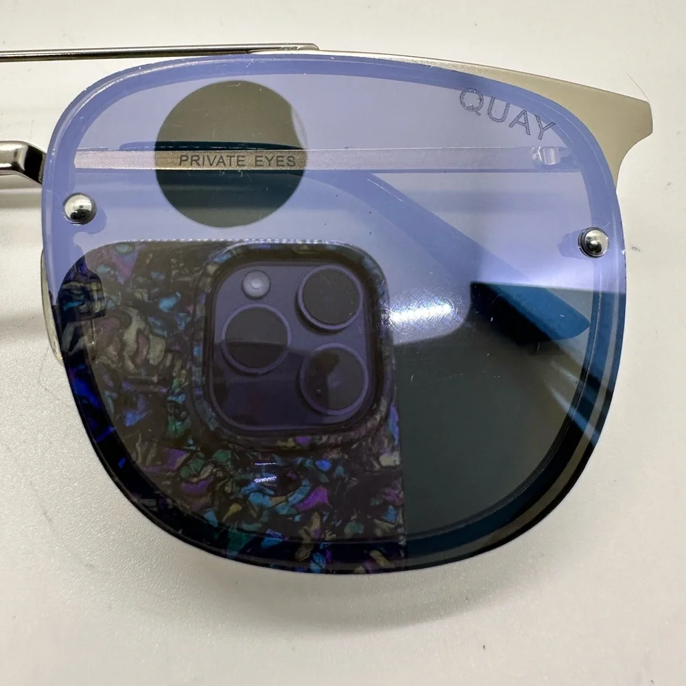 Quay Private Eyes Sunglasses Gunmetal‎ Mirror Lenses with case